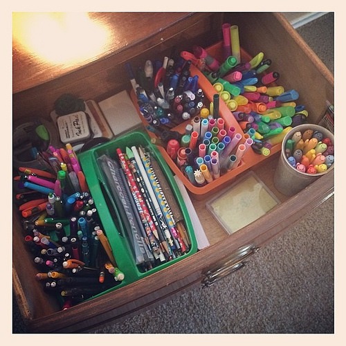 Pen, pencil, mechanical pencil, marker, sharpie, highlighter, eraser drawer. ✏️✒️