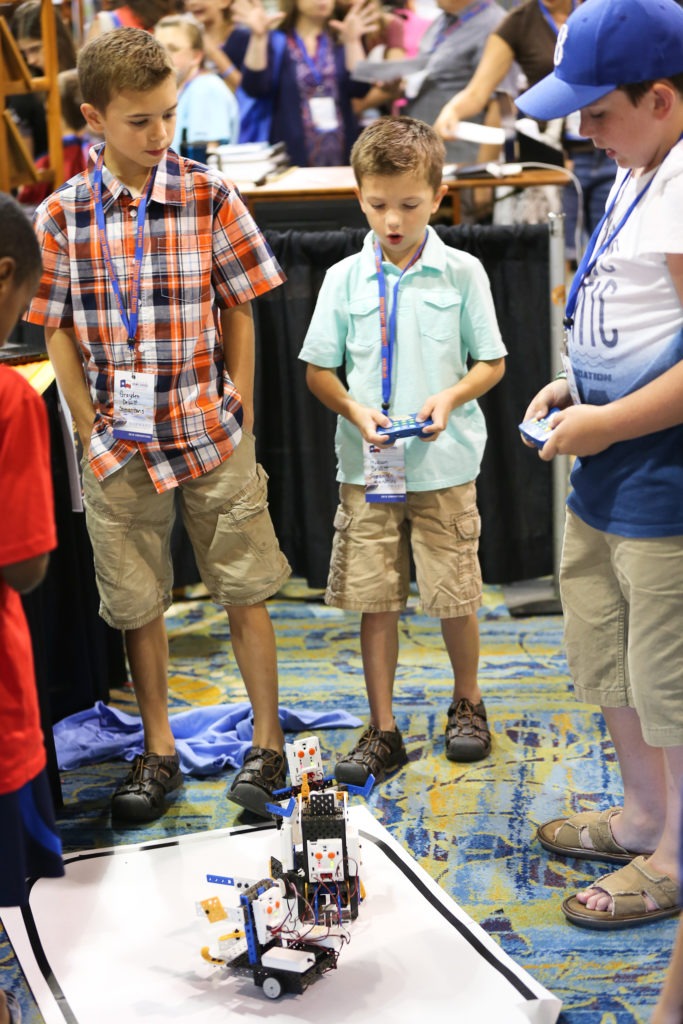 Getting in some STEM in the THSC Vendor Hall